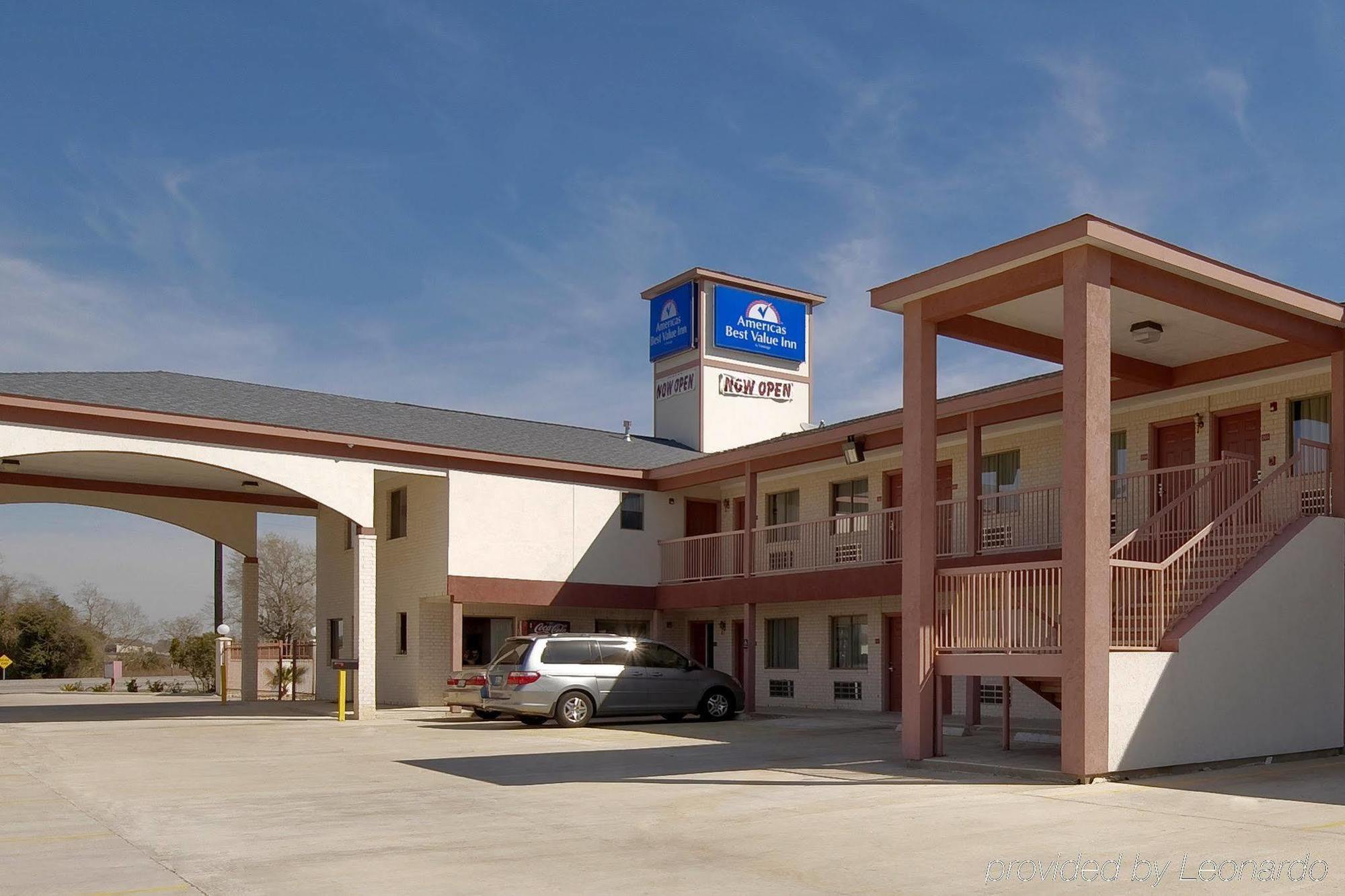 Americas Best Value Inn & Suites Hempstead Luaran gambar